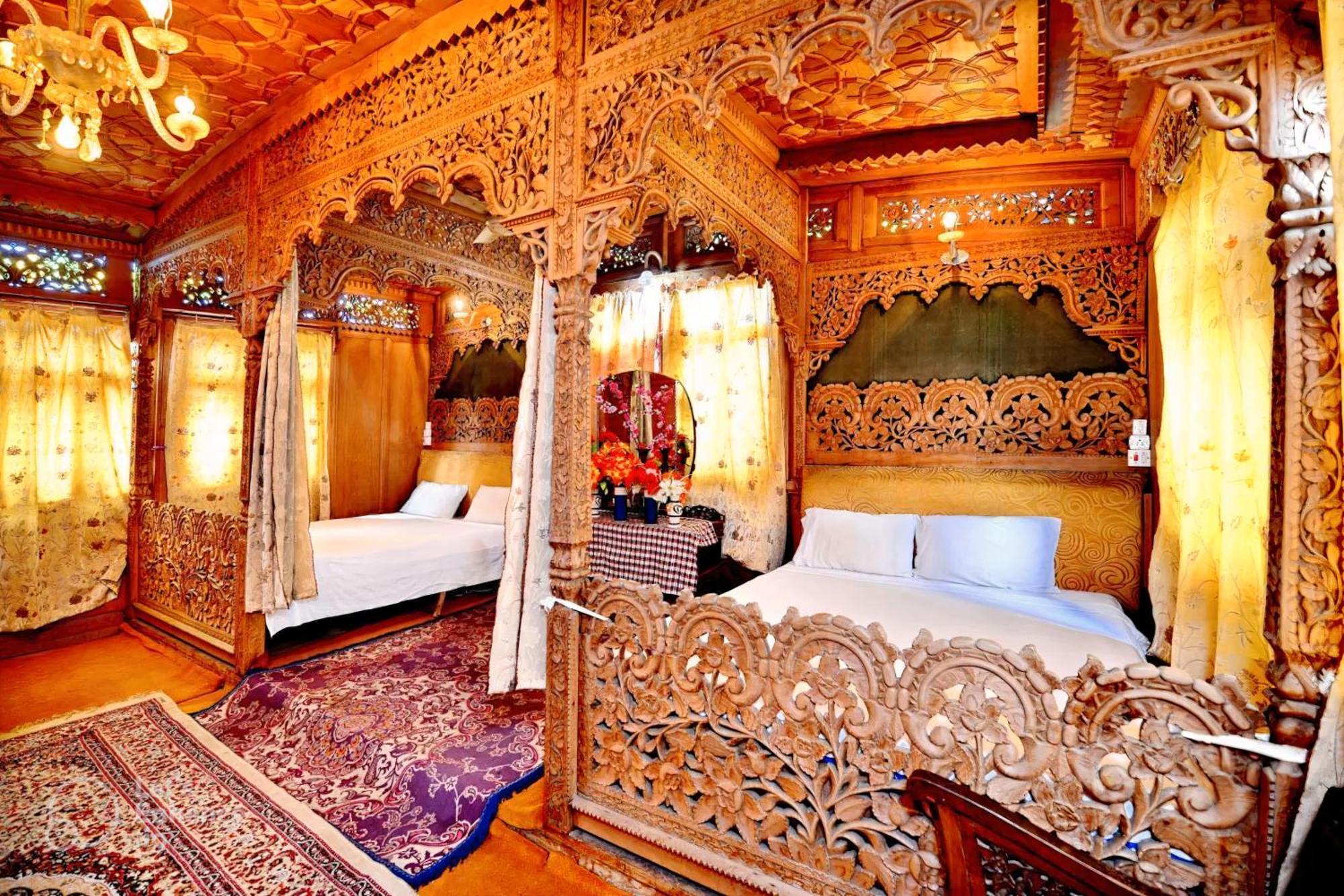 מלון Srīnagar Heritage Amina Group Of Houseboats מראה חיצוני תמונה