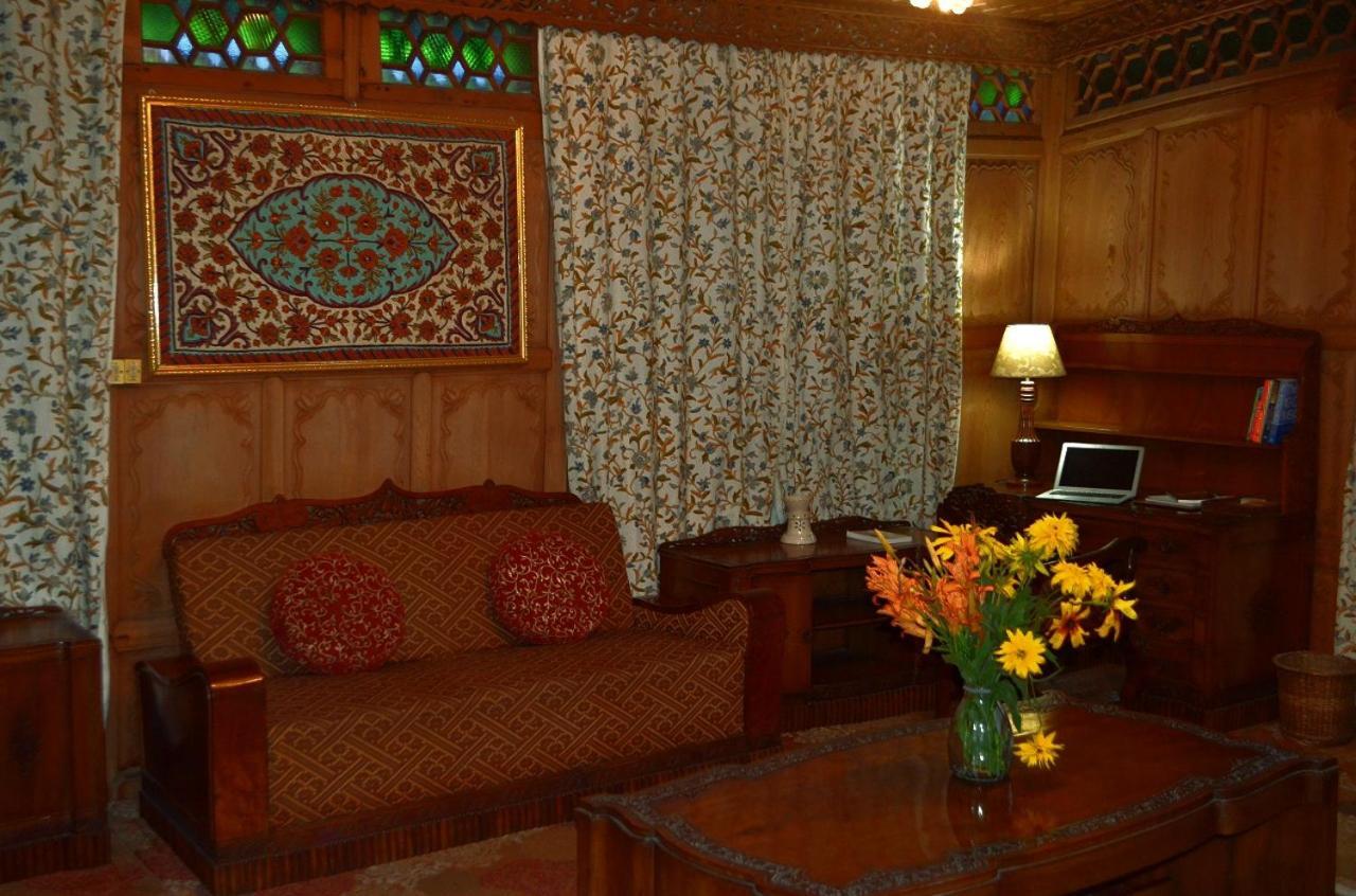 מלון Srīnagar Heritage Amina Group Of Houseboats מראה חיצוני תמונה