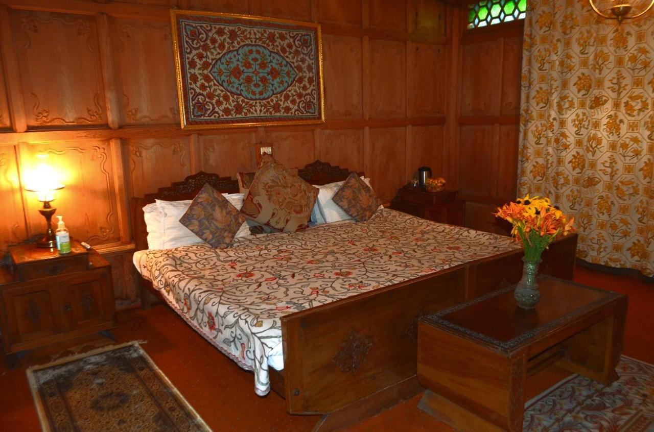 מלון Srīnagar Heritage Amina Group Of Houseboats מראה חיצוני תמונה
