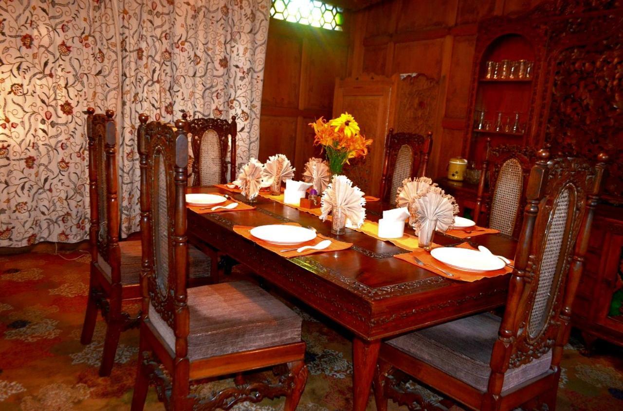 מלון Srīnagar Heritage Amina Group Of Houseboats מראה חיצוני תמונה